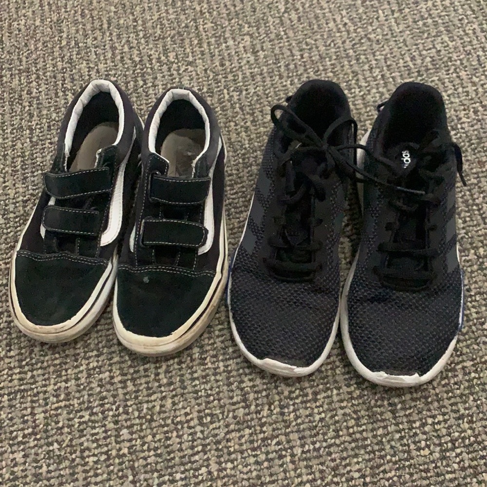 Kids sneakers size 3